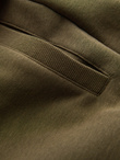 Męskie szorty dresowe przed kolano BASIC – oliwkowe V2 OM-SRBS-0149