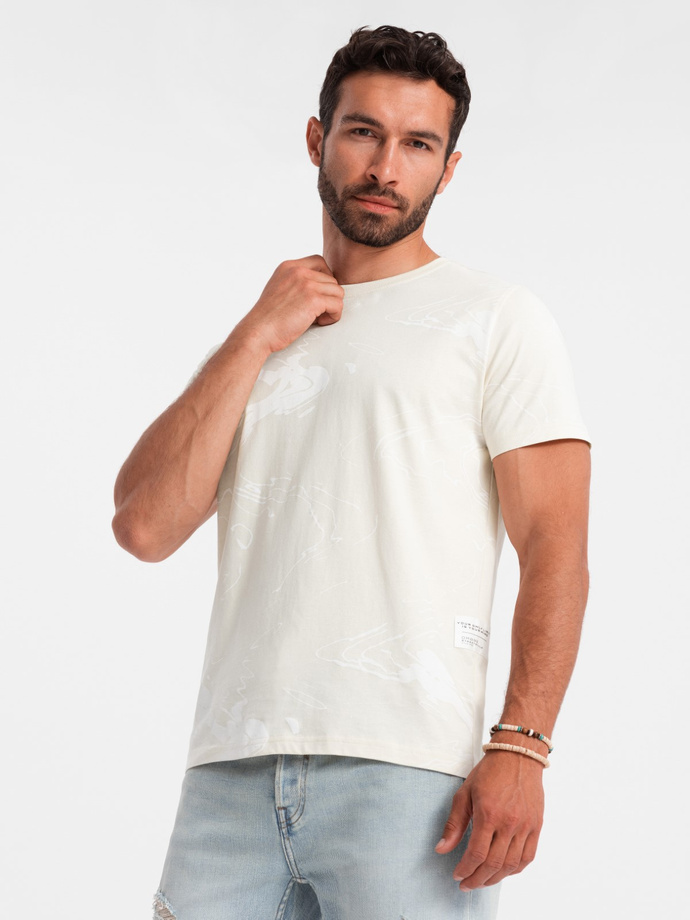 Męski bawełniany t-shirt z abstrakcyjnym printem – kremowy V7 OM-TSFP-0184