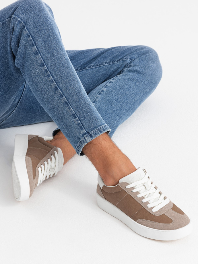 Oldschoolowe męskie sneakersy na grubej podeszwie – jasnobrązowe V1 OM-FOSL-0170