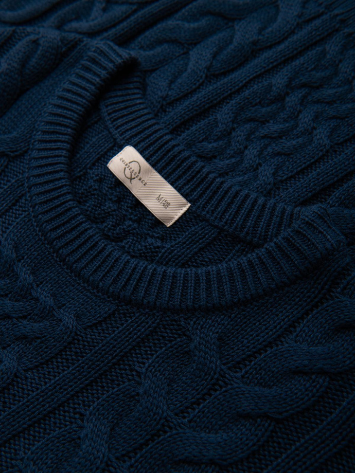 Męski elegancki sweter z ciekawym splotem – granatowy V5 OM-SWSW-0173