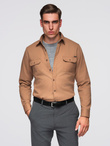 Męska bawełniana koszula REGULAR FIT z kieszeniami zapinanymi na guziki - camel V2 OM-SHCS-0146
