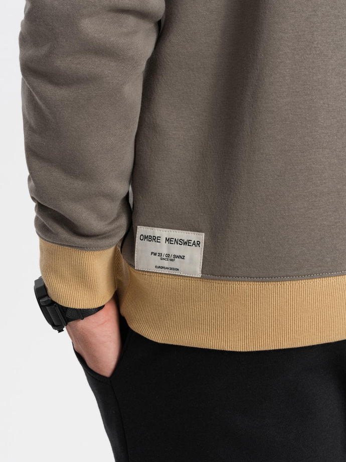 Men's OVERSIZE sweatshirt with contrasting color combination - khaki V7 B1673