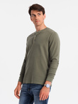 Zapinany pod szyją męski longsleeve z dzianiny waflowej – oliwkowy V1 OM-LSCL-0120