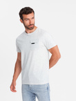 Bawełniany męski t-shirt z literowym printem i kieszonką – biało-szary V3 OM-TSFP-0188