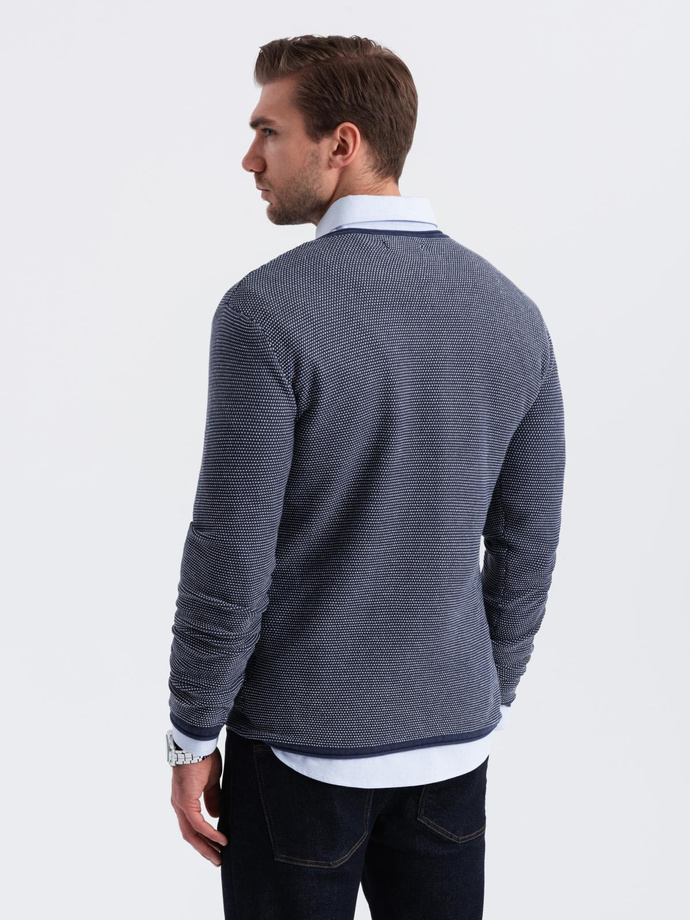 Męski dzianinowy sweter w strukturalne kropki – granatowy V1 OM-SWSW-0118 