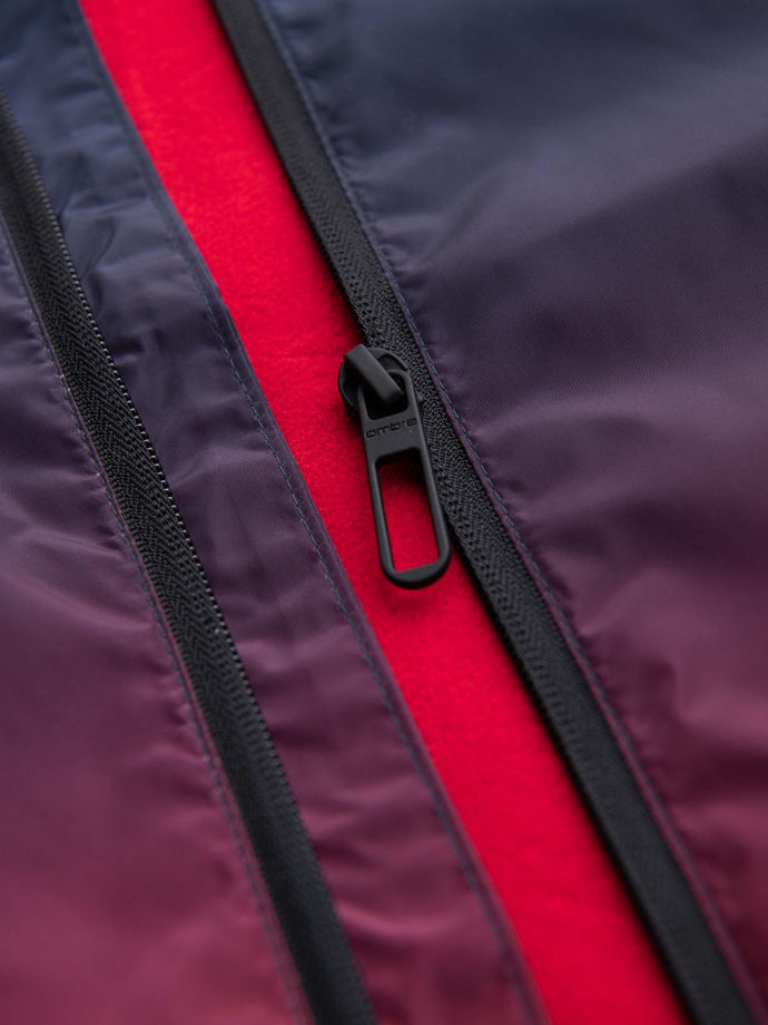 Sportowa męska kurtka ombre z odblaskami i polarową podszewką – granatowo-czerwona V3 OM-JANP-0105