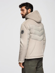 Kurtka męska pikowana z łączonych materiałów z wysokim kołnierzem – beżowa V4 OM-JALP-0172
