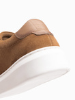 Klasyczne męskie buty sneakersy z miękkiego zamszu – jasnobrązowe V1 OM-FOCS-0163