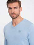 Elegant men's sweater with a v-neck - light blue V10 OM-SWBS-0107