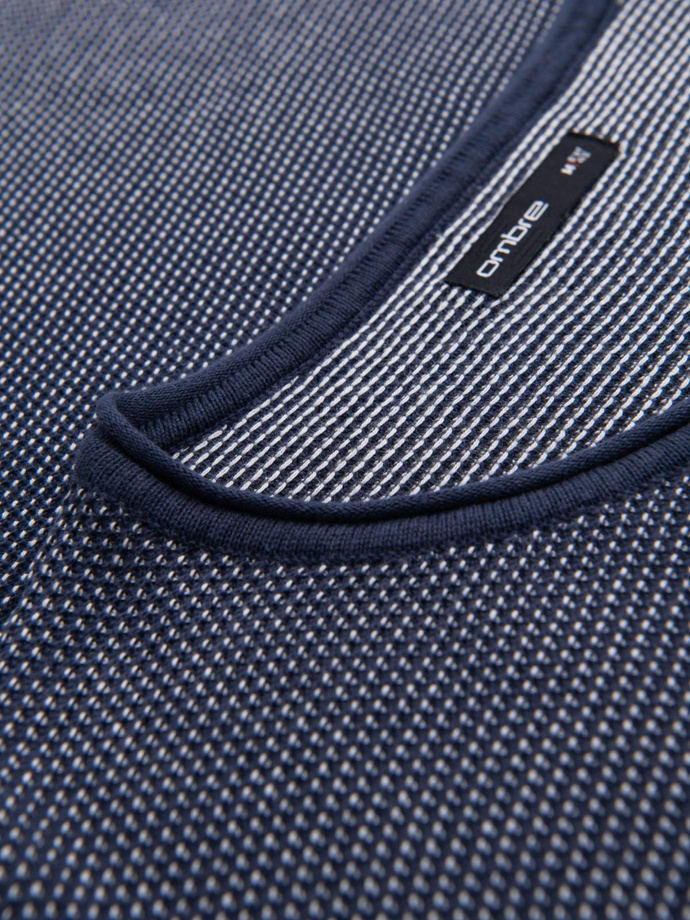 Men's knitted sweater with structured dots - navy blue V1 OM-SWSW-0118
