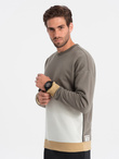 Bluza męska OVERSIZE z kontrastowym łączeniem kolorów -  khaki V7 OM-SSNZ-0130