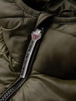 Pikowana nowoczesna kurtka męska z łączonych materiałów – ciemnooliwkowa V3 OM-JAHP-0145
