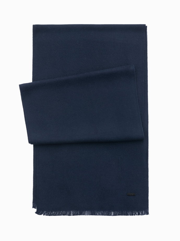 Monochromatyczny szalik męski z frędzlami – granatowy V2 OM-ACSF-0116