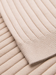 Męska koszulka polo z wiskozą SLIM FIT w pionowy prążek – beżowa V2 OM-POSS-0143