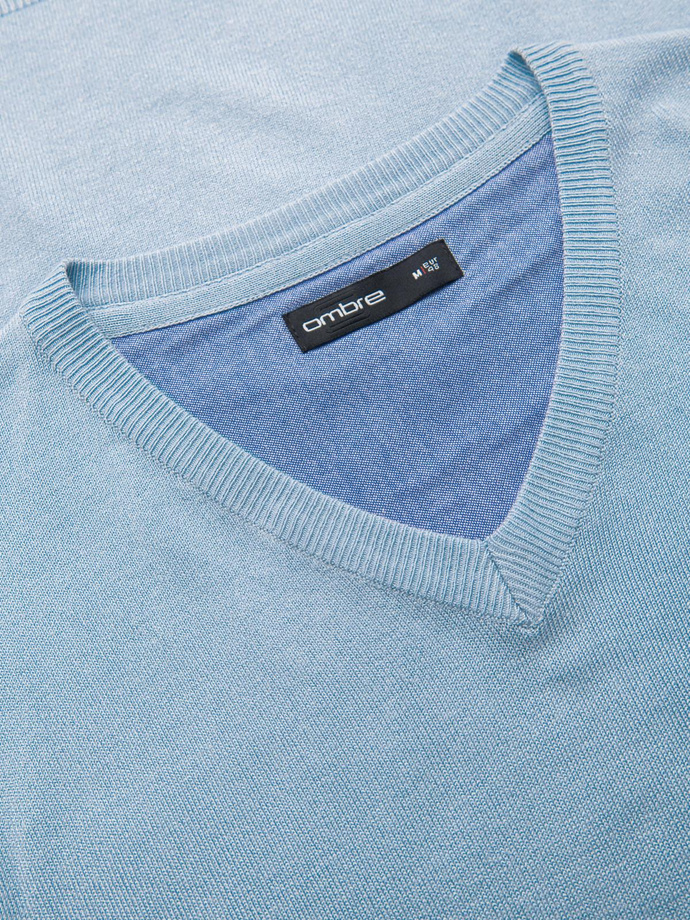 Elegant men's sweater with a v-neck - light blue V10 OM-SWBS-0107