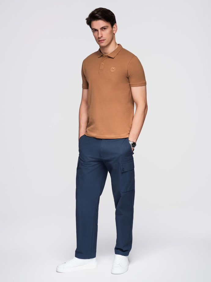 Męska koszulka polo jednokolorowa BASIC z dzianiny pique - brązowa V23 OM-POBS-0100