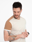 Męski t-shirt z elastanem z kolorowymi rękawami - brązowy V1 OM-TSCT-0176