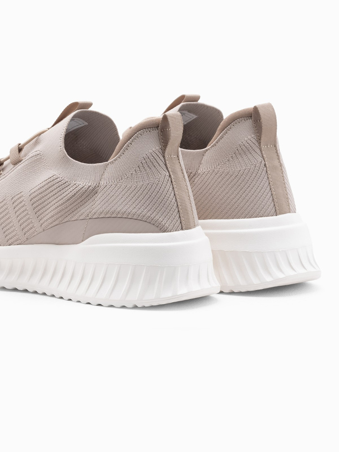 Wsuwane męskie buty sneakersy wykonane z lekkich materiałów - beżowe V3 OM-FOKS-0149