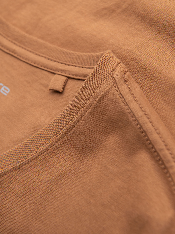 Men's BASIC classic cotton T-shirt with a v-neck - brown V9 OM-TSBS-0237