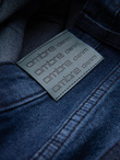 Men's denim short shorts with subtle washes - dark blue V3 OM-SRDS-0145