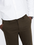 Spodnie męskie chino SLIM FIT z delikatną teksturą - ciemnooliwkowe V4 OM-PACP-0190