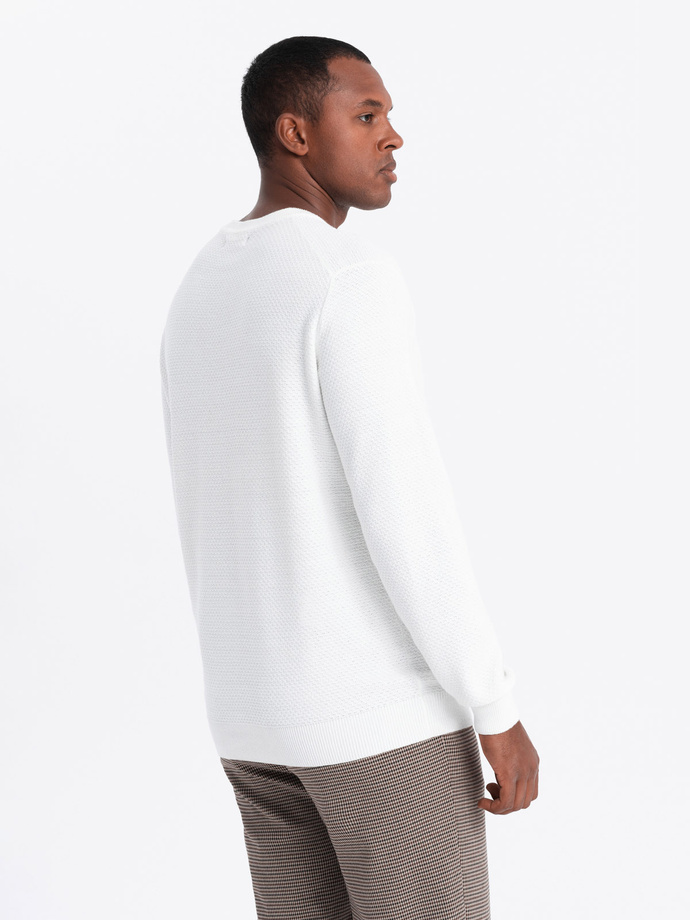 Sweter męski RELAXED FIT z dzianiny o diamentowym splocie – złamana biel V1 OM-SWSW-0110