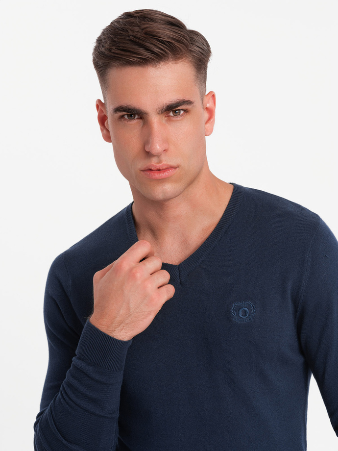 Męski elegancki sweter BASIC V-neck z wiskozą – granatowy V2 OM-SWBS-0107