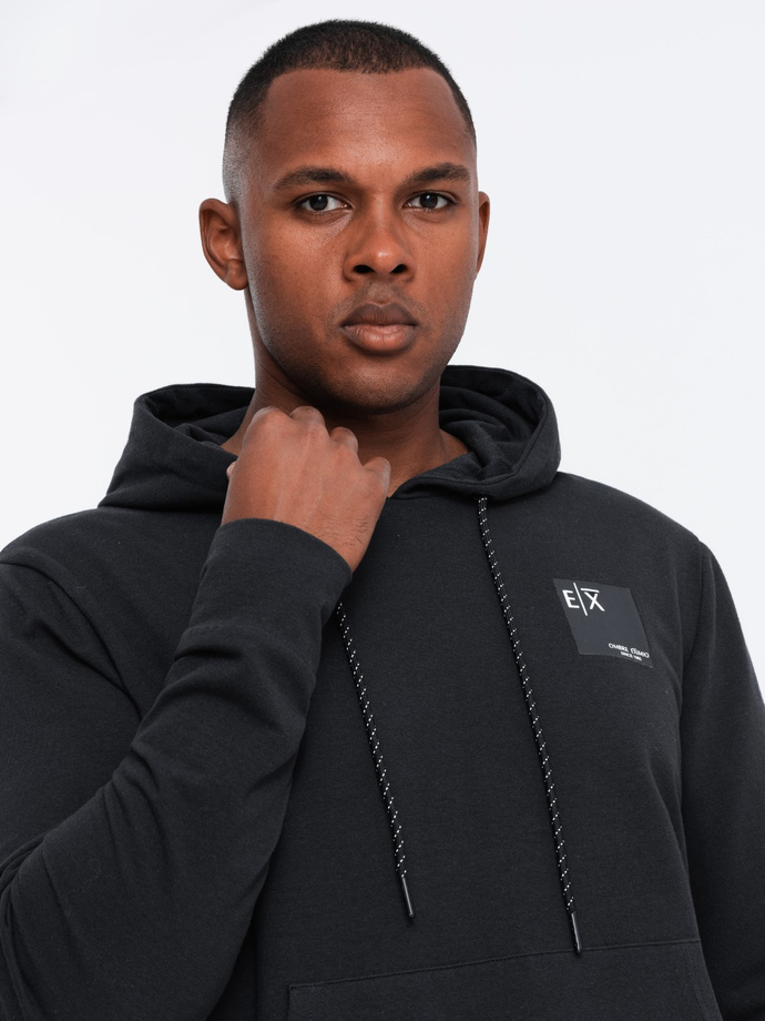 Męska bluza kangurka z kapturem i logotypem – czarna V1 OM-SSNZ-0162
