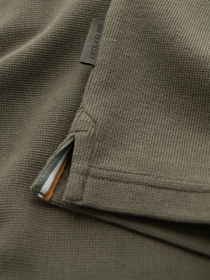 Zapinany pod szyją męski longsleeve z dzianiny waflowej – oliwkowy V1 OM-LSCL-0120