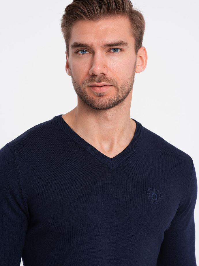 Elegant men's sweater with a v-neck - navy blue V22 OM-SWBS-0107