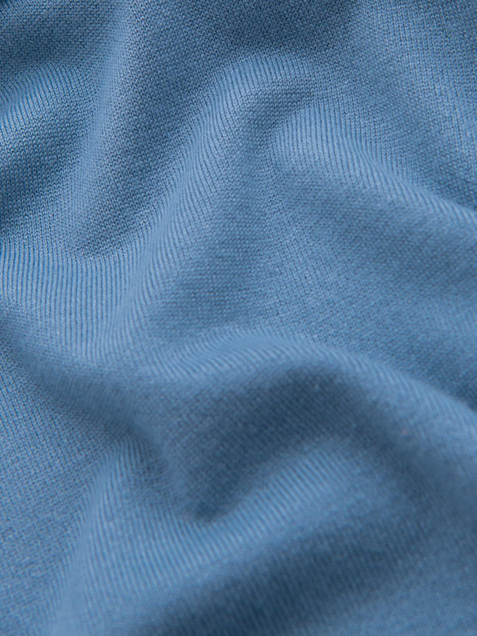 Classic men's sweater with round neckline - light blue V10 OM-SWBS-0106