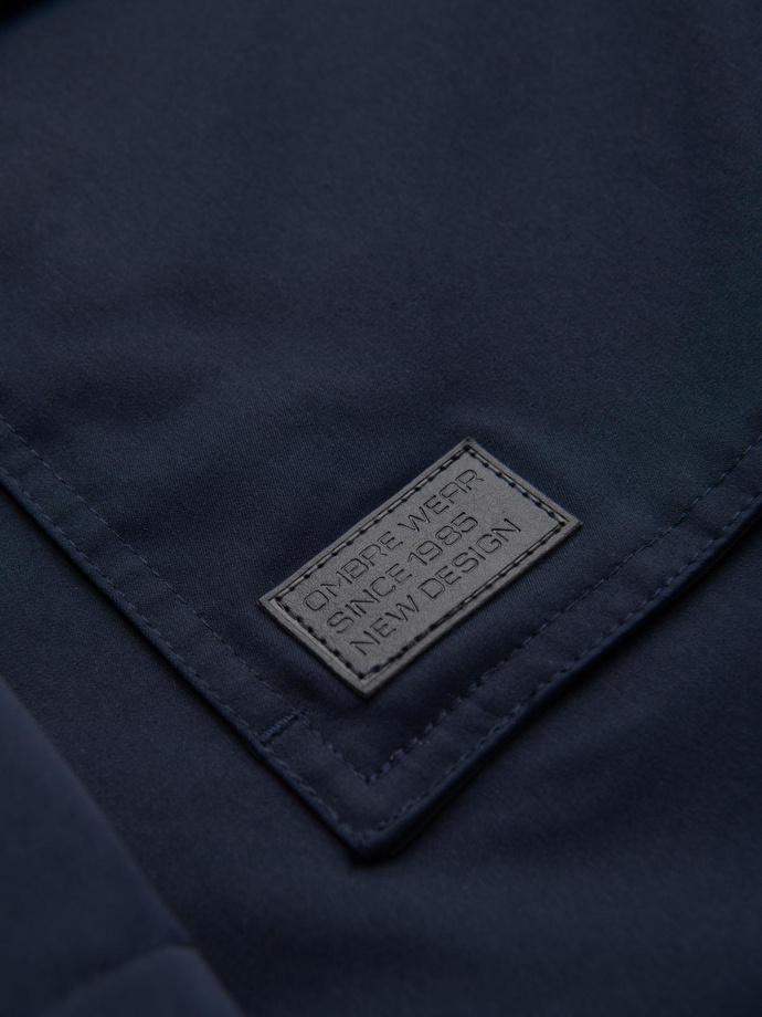 Długa męska kurtka parka z kożuszkiem – granatowa V2 OM-JAPJ-0316