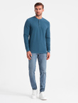 Longsleeve męski z dzianiny waflowej zapinany pod szyją – niebieski denim V4 OM-LSCL-0120