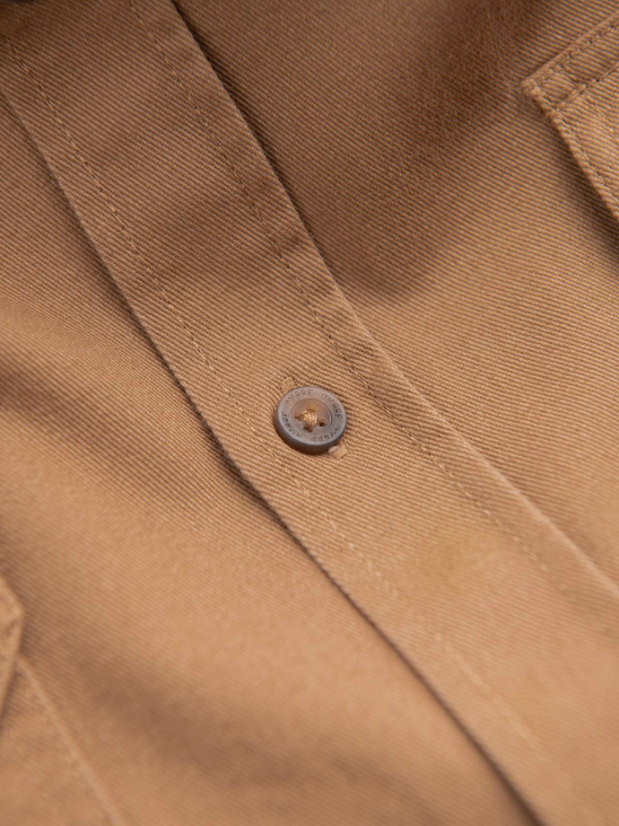 Męska bawełniana koszula REGULAR FIT z kieszeniami zapinanymi na guziki - camel V2 OM-SHCS-0146
