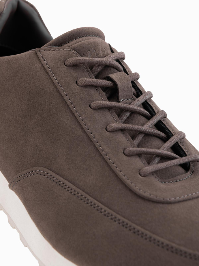 Męskie sportowe buty sneakersy z ekoskóry o zamszowym wykończeniu – ciemnobrązowe V2 OM-FOCS-0161