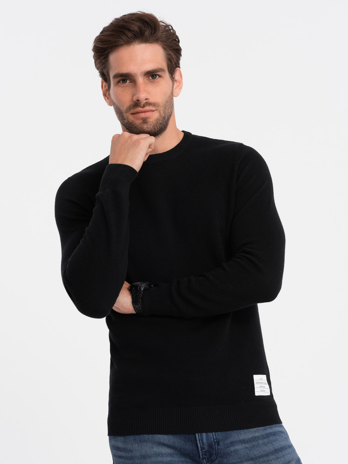Sweter męski z teksturą i półokrągłym dekoltem - czarny V4 OM-SWSW-0104