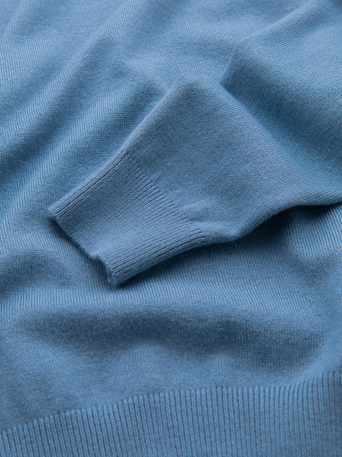 Classic men's sweater with round neckline - light blue V10 OM-SWBS-0106