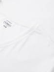Męski t-shirt V-neck SLIM FIT z elastanem i printem – biały V2 OM-TSBC-0221 