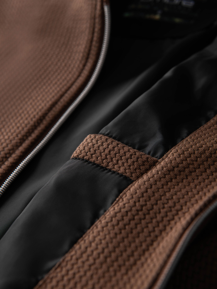 Męska strukturalna kurtka biker ze stójką  – brązowa V2 OM-JANP-0229