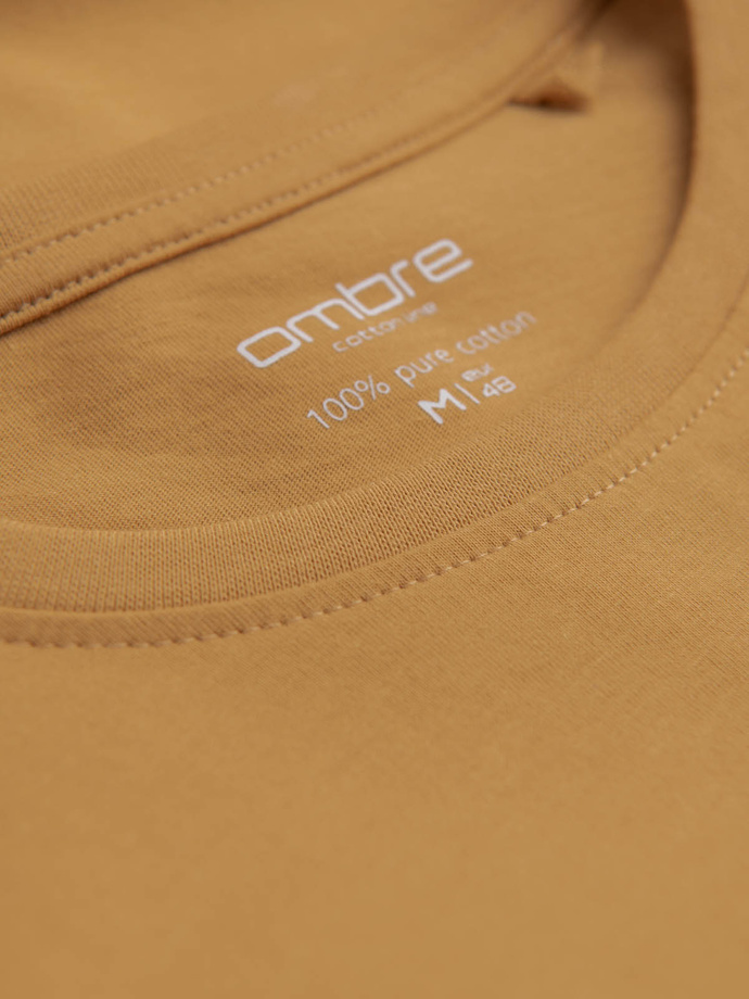 Męski longsleeve  BASIC z okrągłym dekoltem - musztardowy V10 OM-LSBL-0106