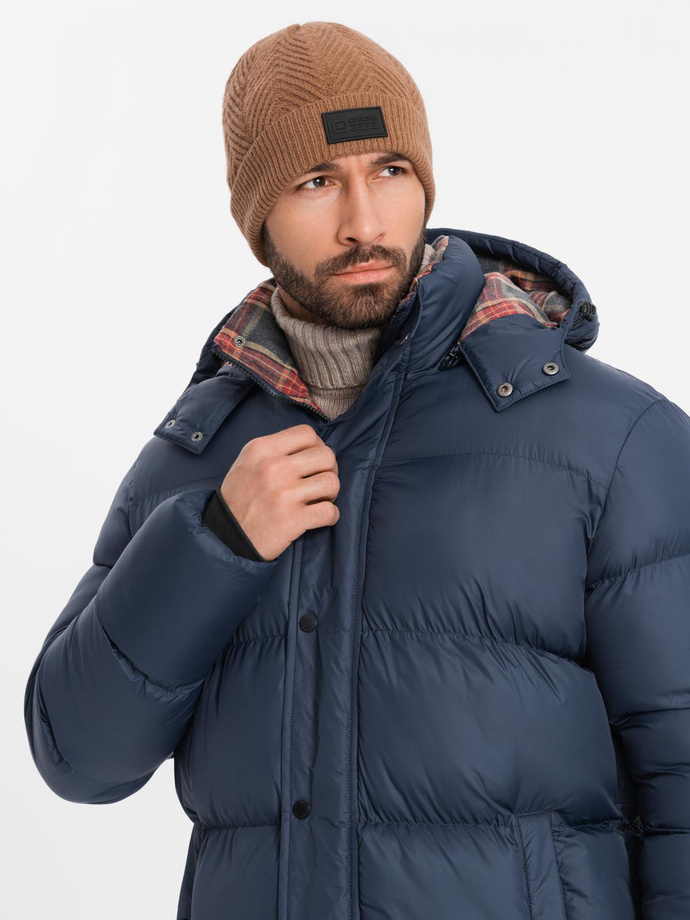 Kurtka męska puffer z podszewką w kratę – granatowa V1 OM-JAHP-0205