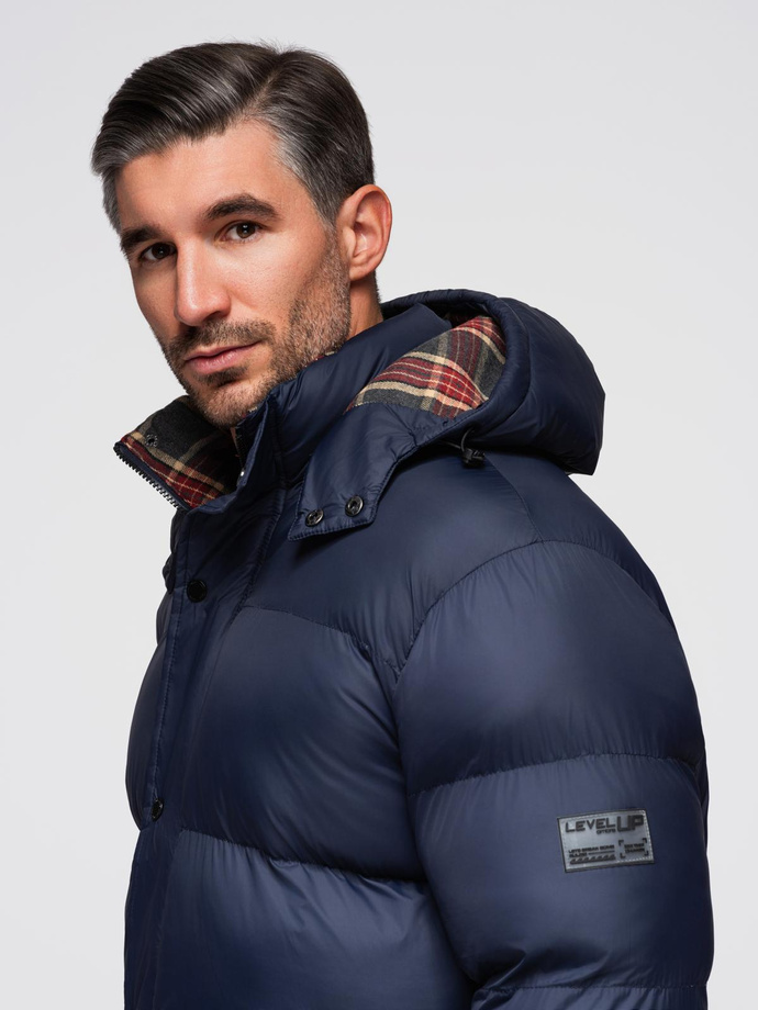 Kurtka męska puffer z podszewką w kratę – granatowa V1 OM-JAHP-0205