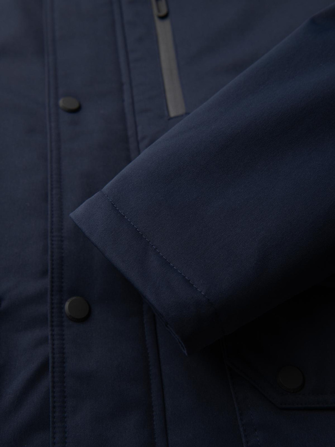 Długa męska kurtka parka z kożuszkiem – granatowa V2 OM-JAPJ-0316