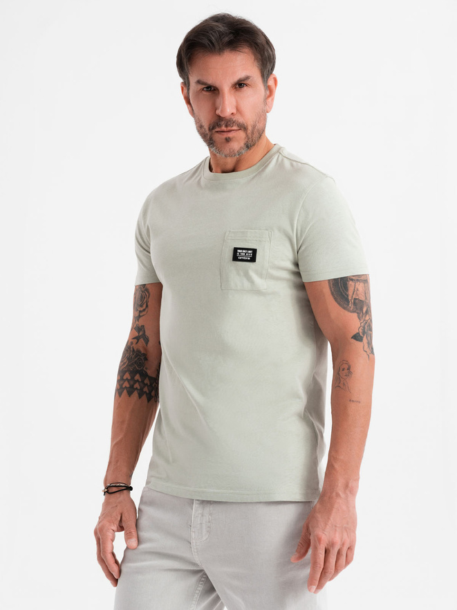 Casualowy męski t-shirt z naszywką na kieszeni – jasnoszary V2 OM-TSCT-0109