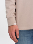 Bluza męska z kołnierzykiem polo ze strukturalnej dzianiny - beżowa V2  OM-SSNZ-0149