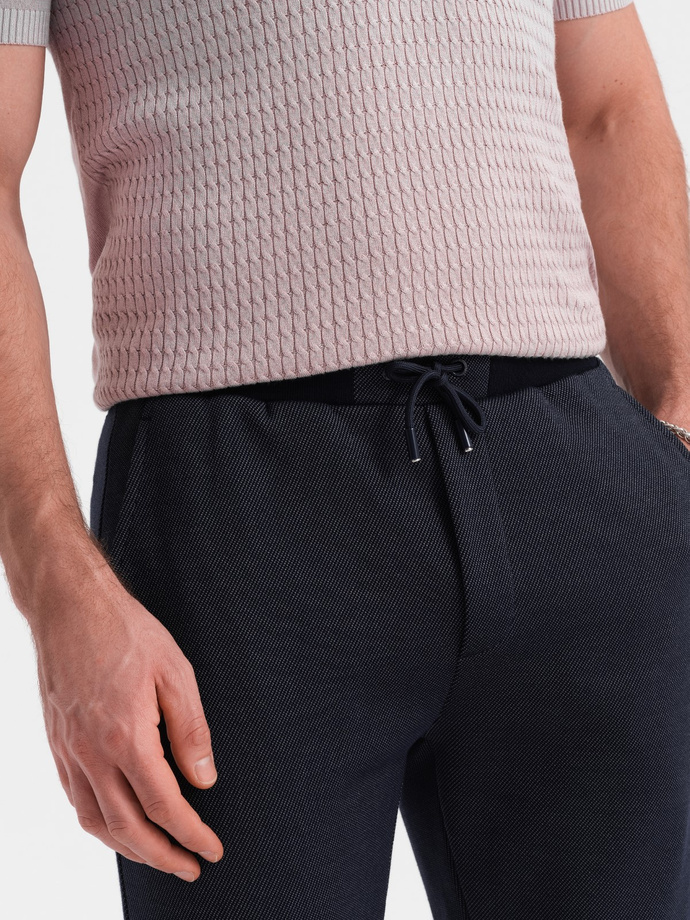 Męskie szorty ze strukturalnej dzianiny z kieszeniami chino - granatowe V1 OM-SRCS-0128