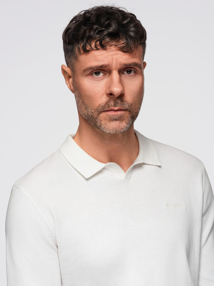 Sweter męski polo z haftem na piersi – biały V2 OM-POLS-0140