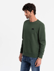 Nierozpinana dresowa bluza męska z metalowym pinem – ciemnozielona V4 OM-SSNZ-0136
