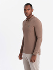 Męski strukturalny longsleeve polo z naszywką – brązowy V4 OM-POLS-0131
