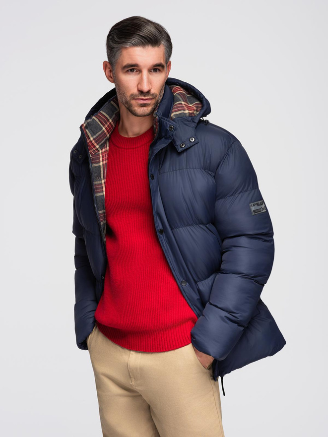 Kurtka męska puffer z podszewką w kratę – granatowa V1 OM-JAHP-0205